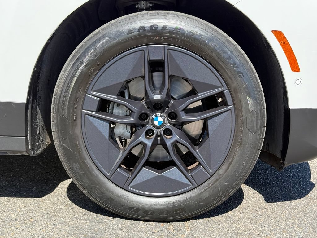 Used 2024 BMW iX xDrive50 AWD/4WD image 15