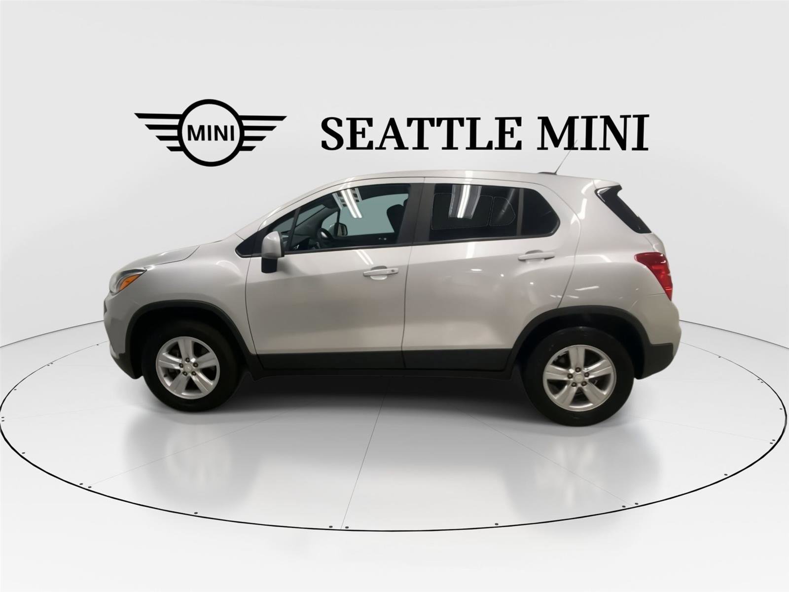 Used 2019 Chevrolet Trax LS w/ Tint and Cruise Package AWD/4WD image 7