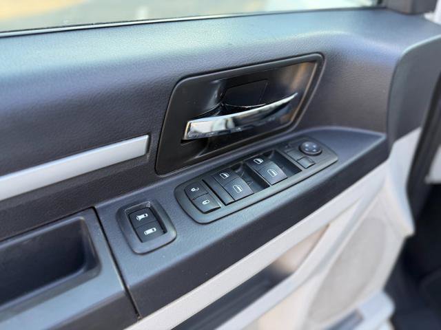 Used 2010 Dodge Grand Caravan Hero FWD image 15