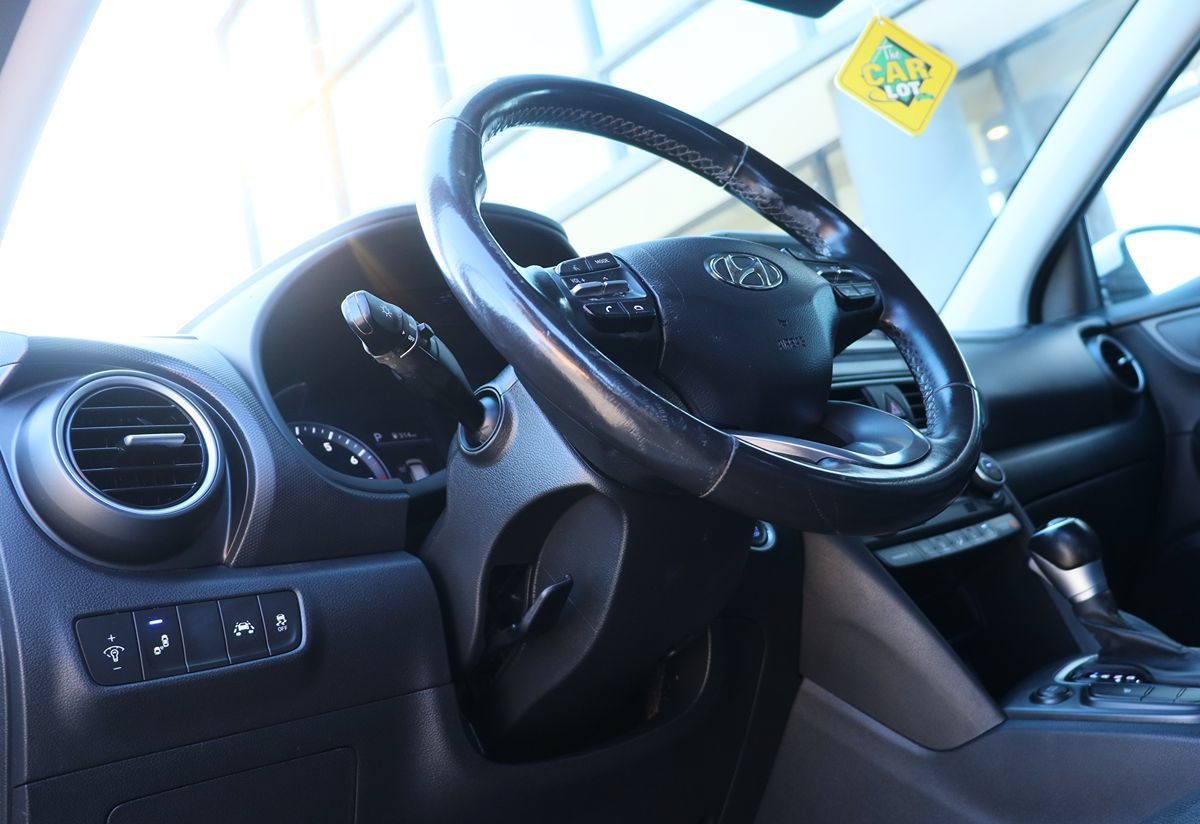 Used 2021 Hyundai Kona Limited AWD/4WD image 40