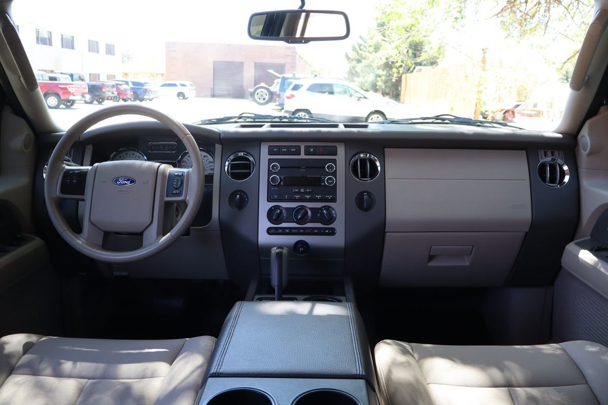 Used 2014 Ford Expedition XLT AWD/4WD image 16