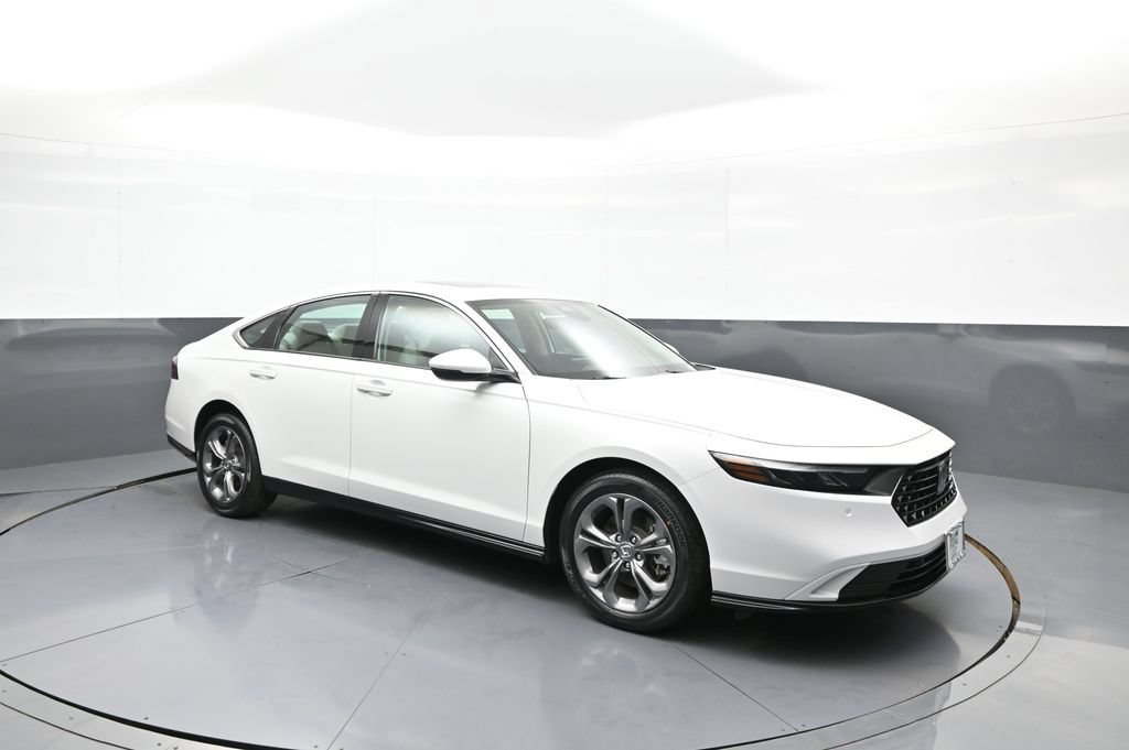 Certified 2024 Honda Accord EX-L image 4