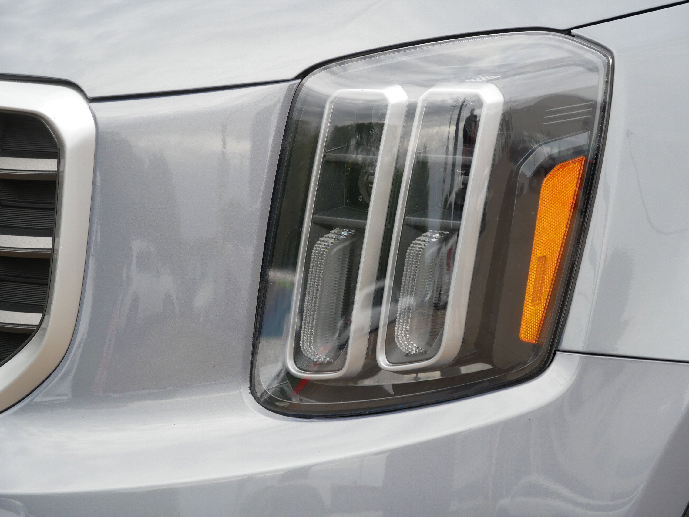 Certified 2025 Kia Telluride S FWD image 16