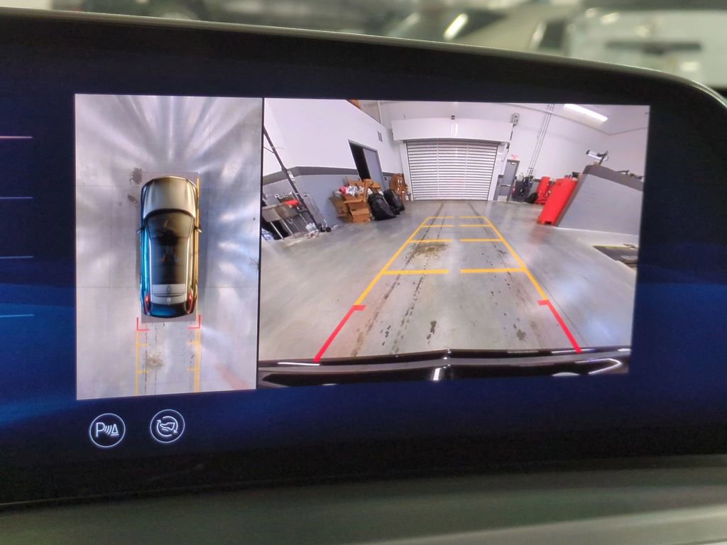 Used 2024 Cadillac Lyriq Sport image 20