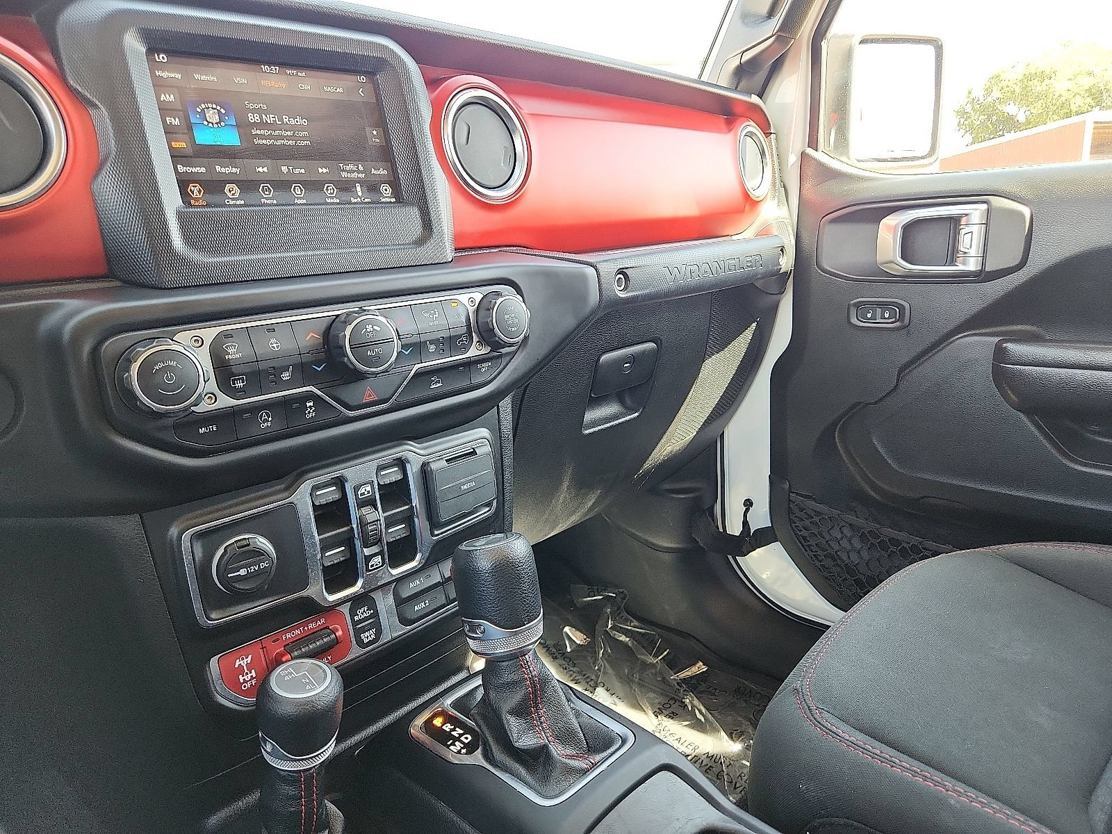 Used 2021 Jeep Wrangler Unlimited Rubicon w/ Cold Weather Group AWD/4WD image 20
