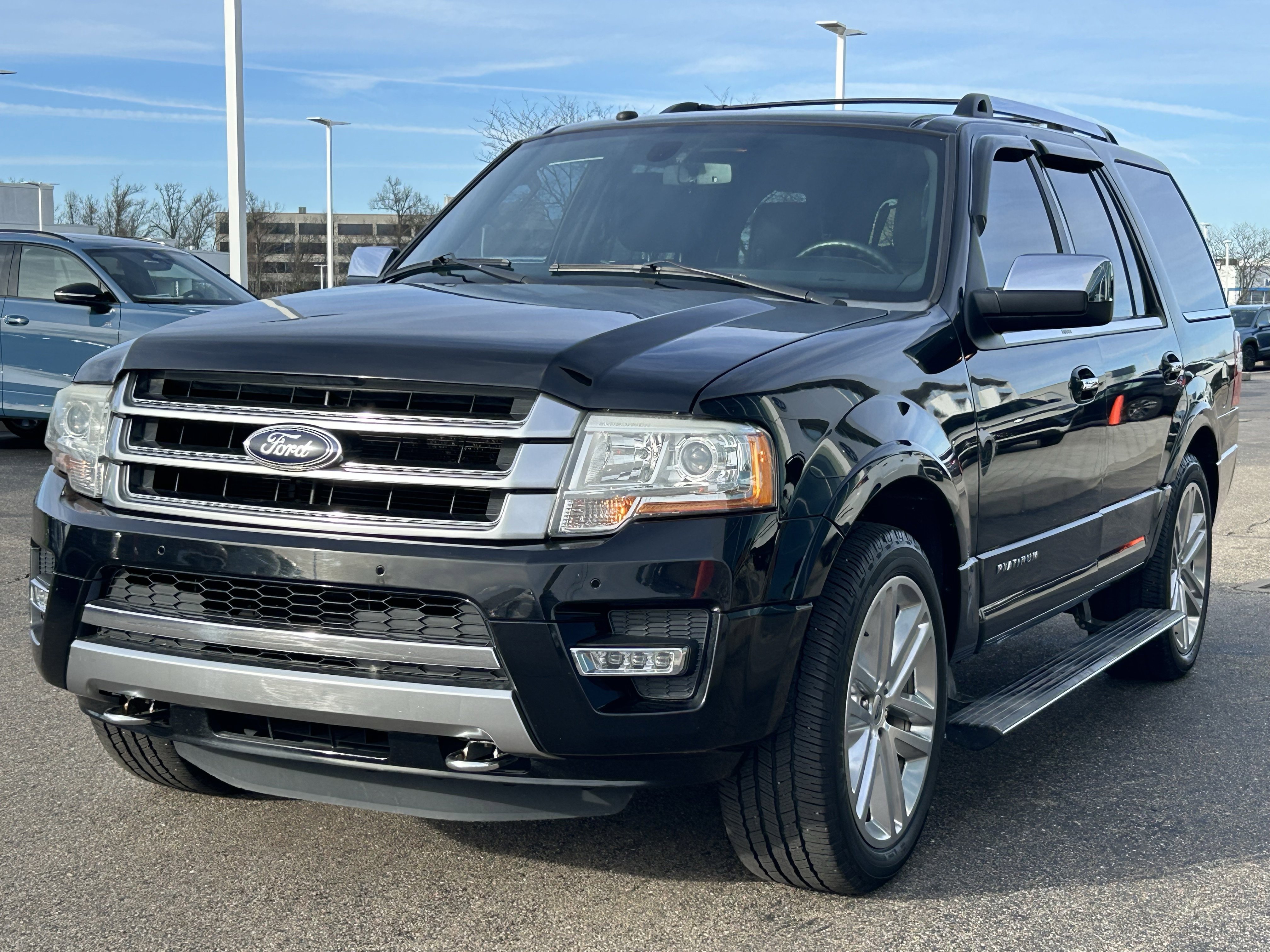Used 2016 Ford Expedition Platinum image 3