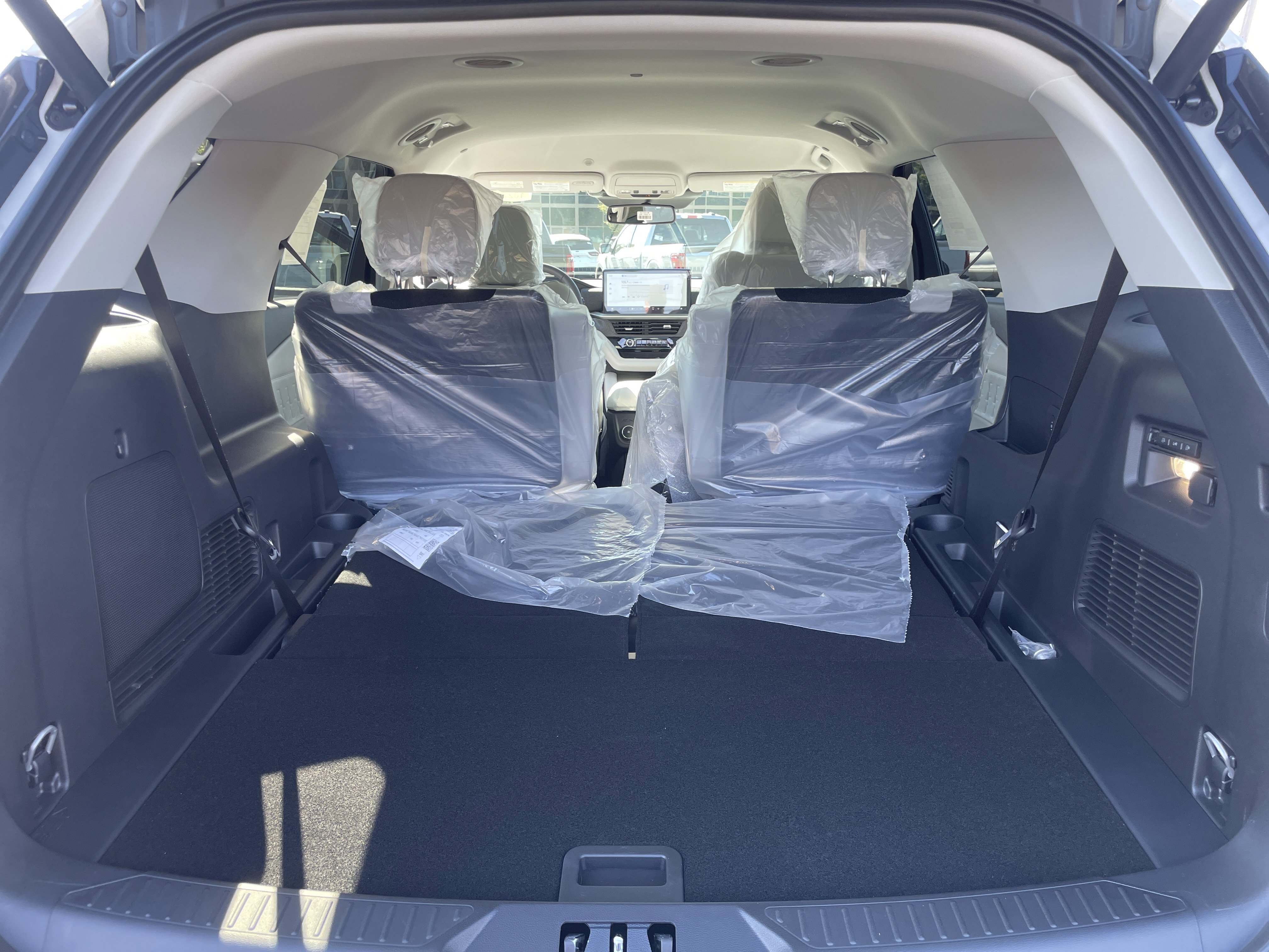 New 2026 Ford Explorer Platinum image 14