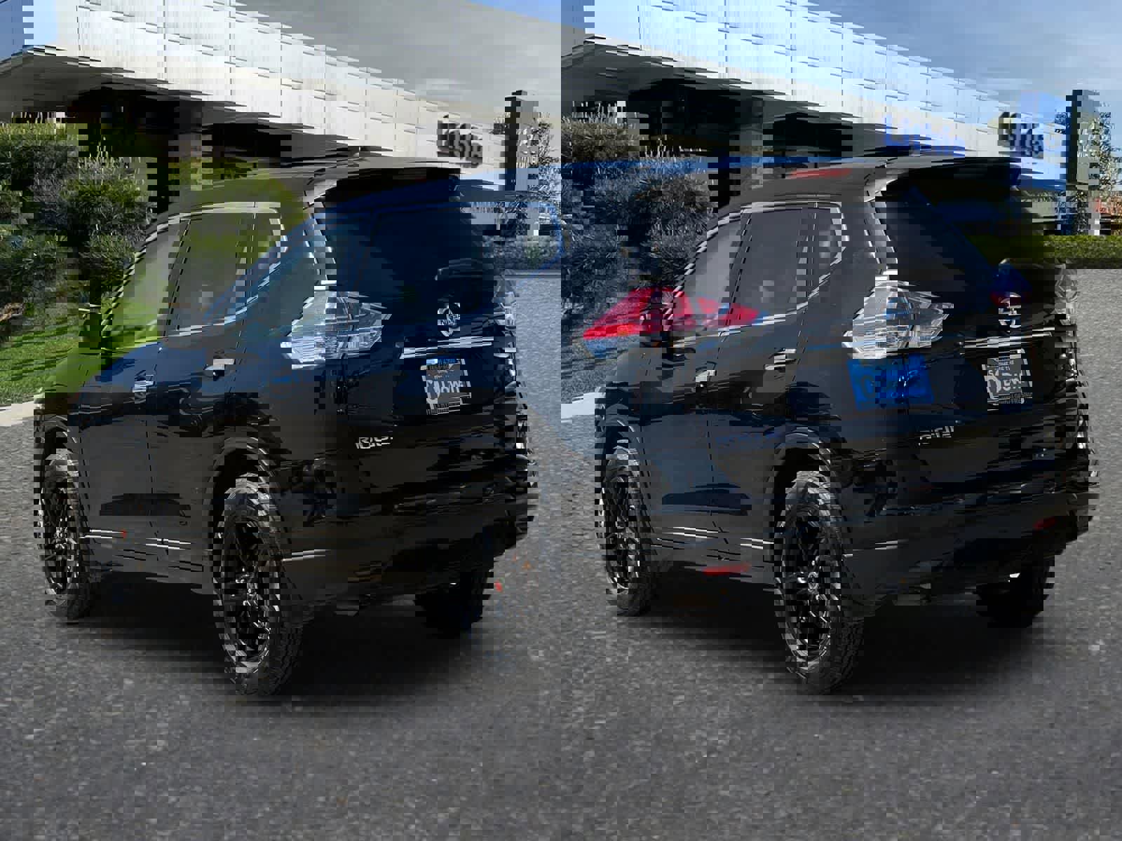 Used 2015 Nissan Rogue S w/ S Family Package image 7