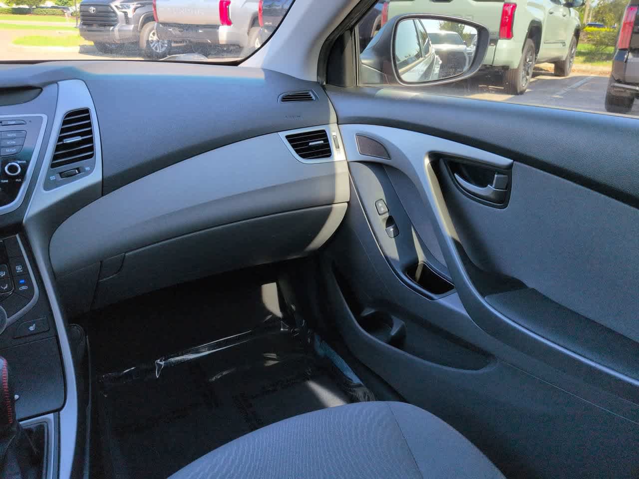 Used 2014 Hyundai Elantra SE w/ Option Group 02 FWD image 16