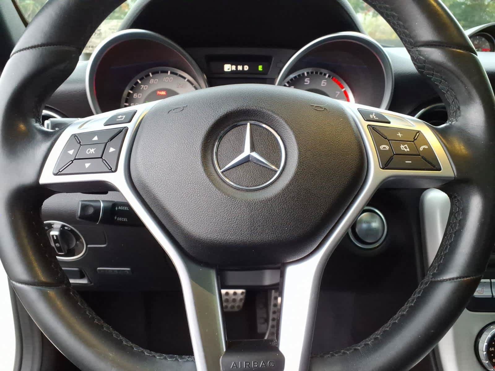 Used 2016 Mercedes-Benz SLK 300 w/ Premium 2 Package image 17