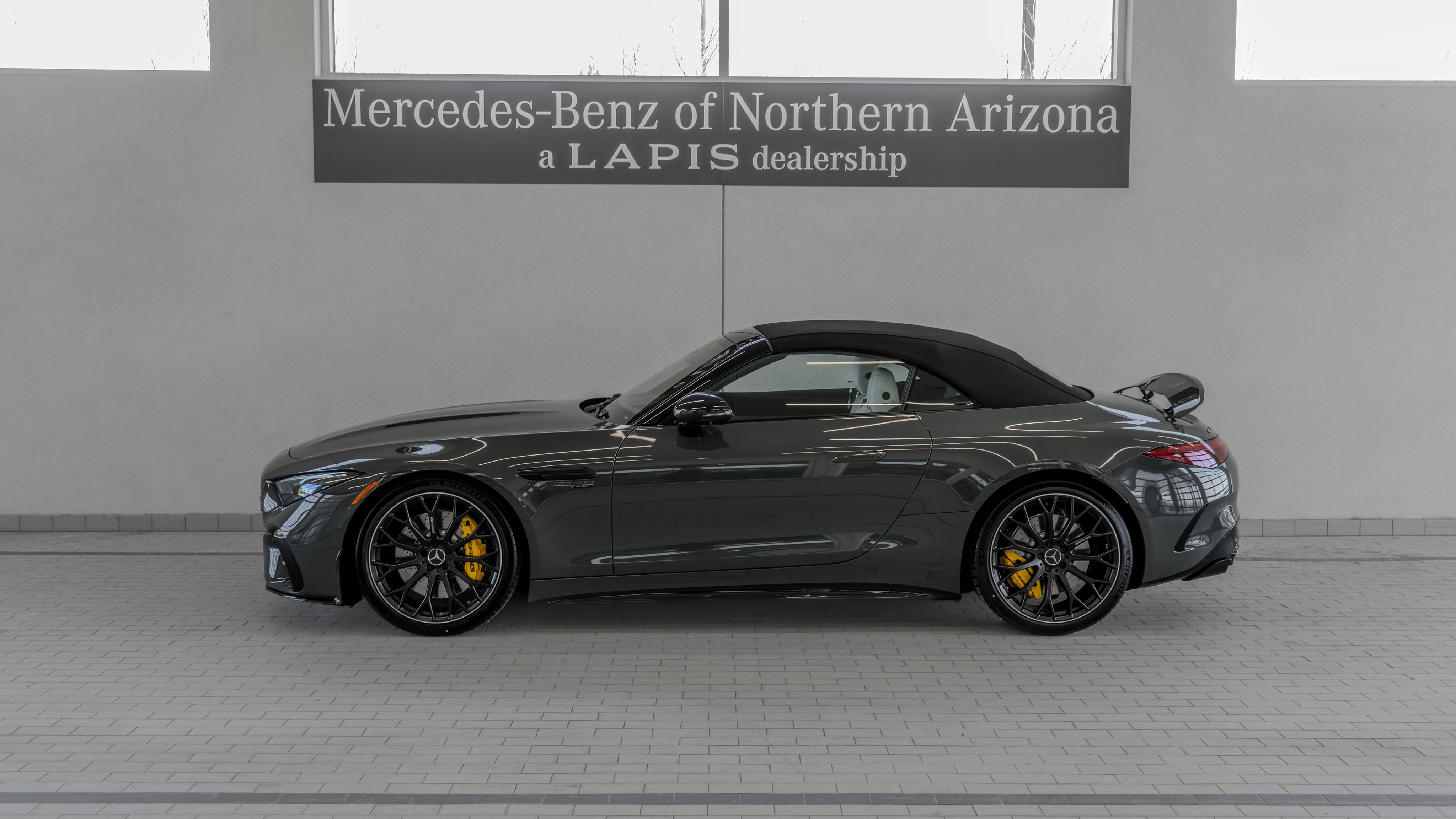 Used 2026 Mercedes-Benz SL 63 AMG 4MATIC image 2