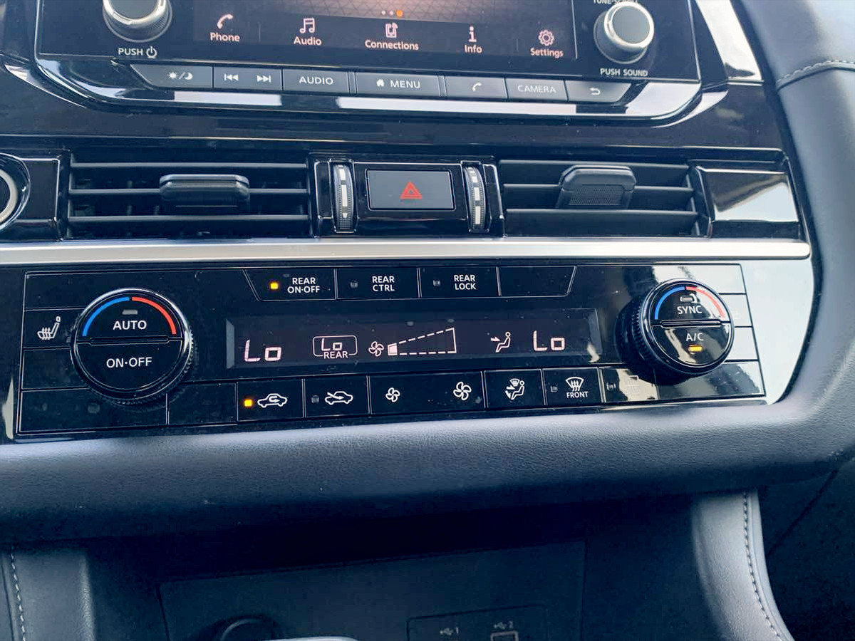 Used 2024 Nissan Pathfinder SV FWD image 31