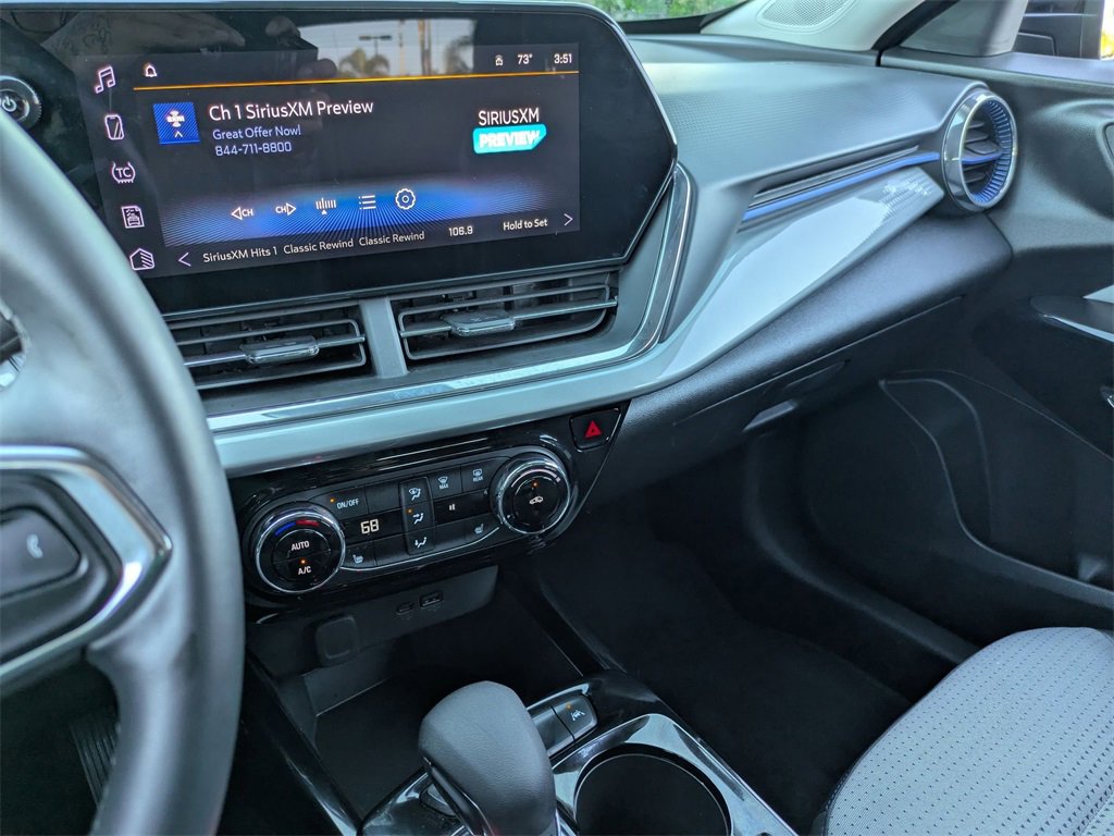 Used 2025 Chevrolet Trax LT w/ LT Convenience Package image 19