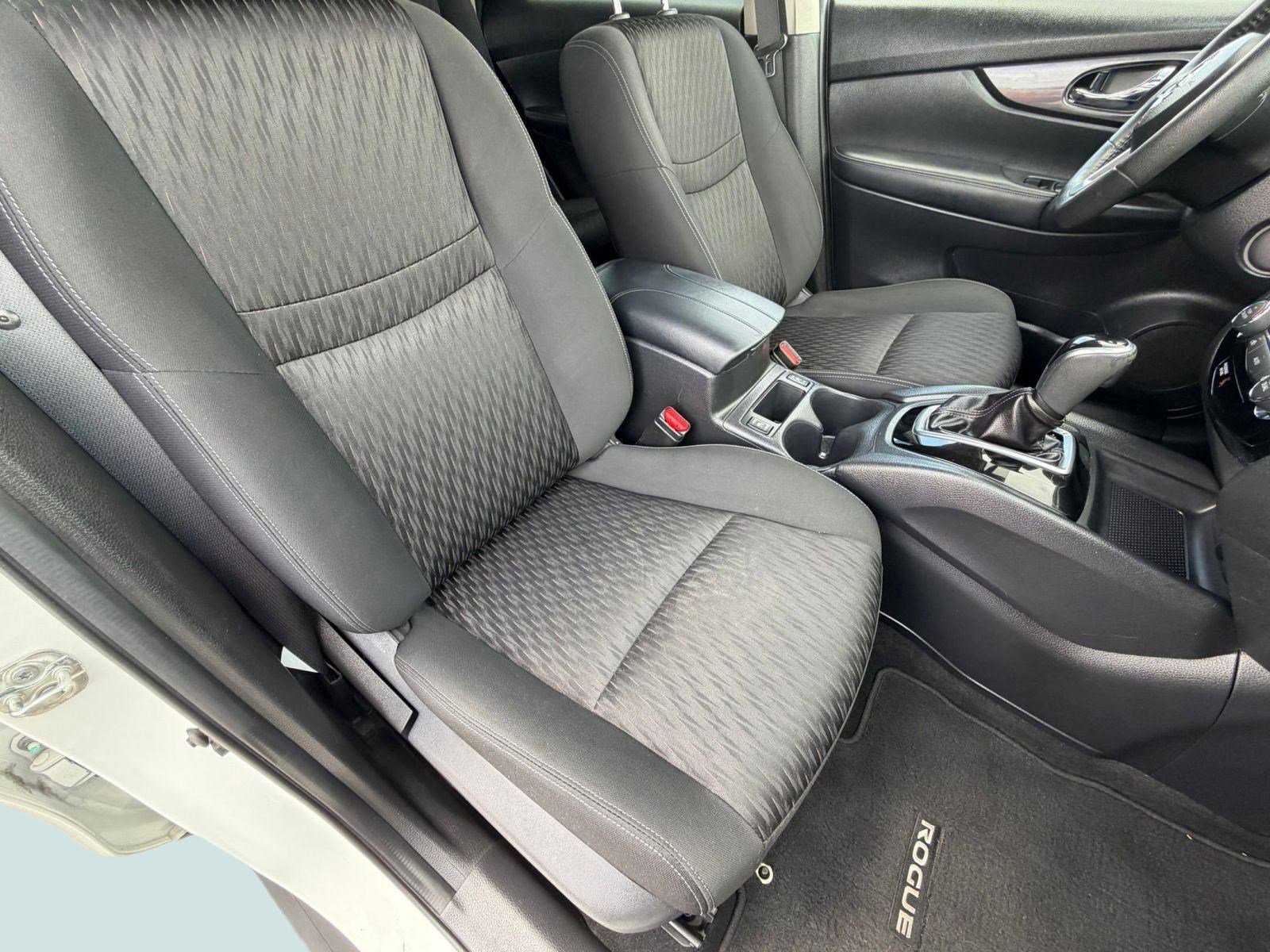 Used 2020 Nissan Rogue SV image 21