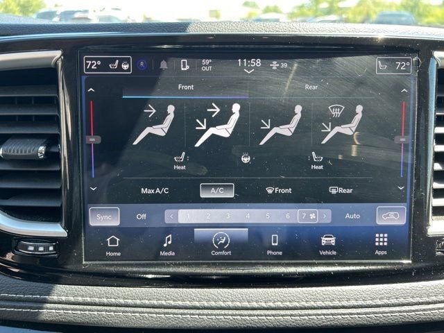 Used 2023 Chrysler Pacifica Touring-L FWD image 27