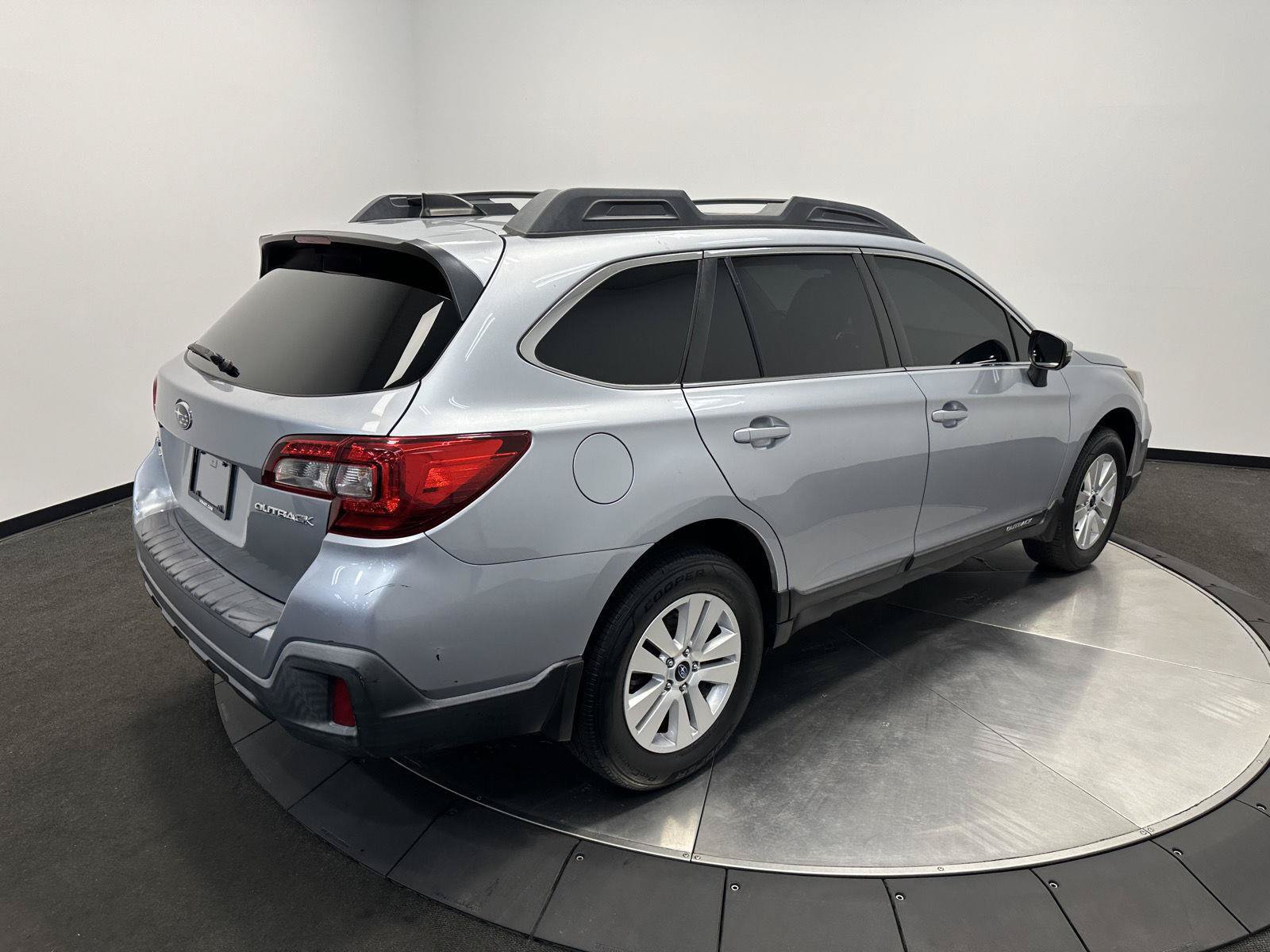 Used 2019 Subaru Outback 2.5i Premium w/ Popular Package #2 AWD/4WD image 7