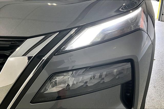 Used 2023 Nissan Rogue S AWD/4WD image 39