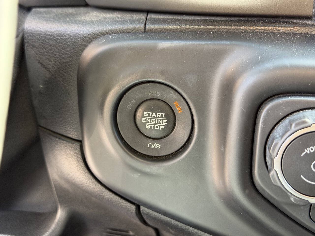 Used 2018 Jeep Wrangler Unlimited Sport S AWD/4WD image 27