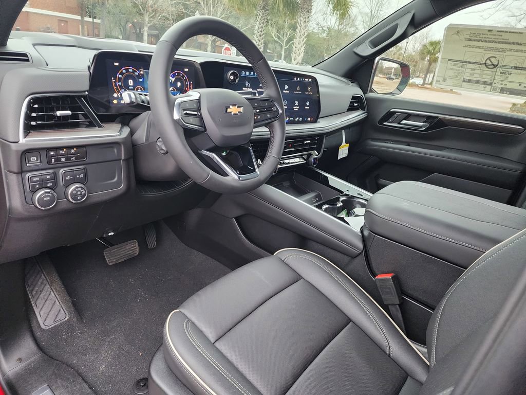 New 2025 Chevrolet Suburban Premier image 9