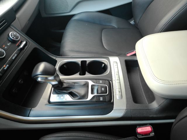 Used 2024 Kia Carnival LX FWD image 45