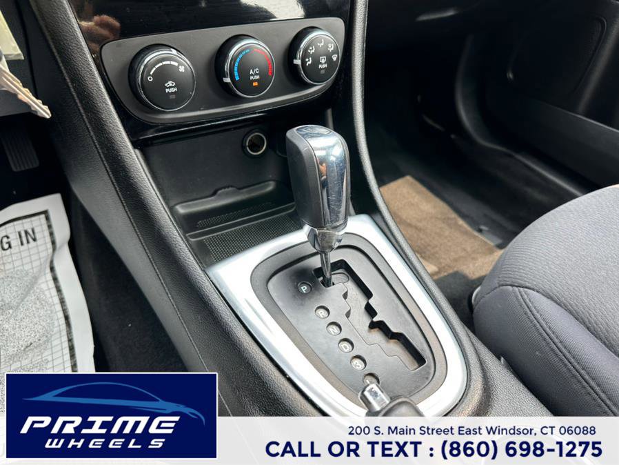 Used 2013 Chrysler 200 LX FWD image 19