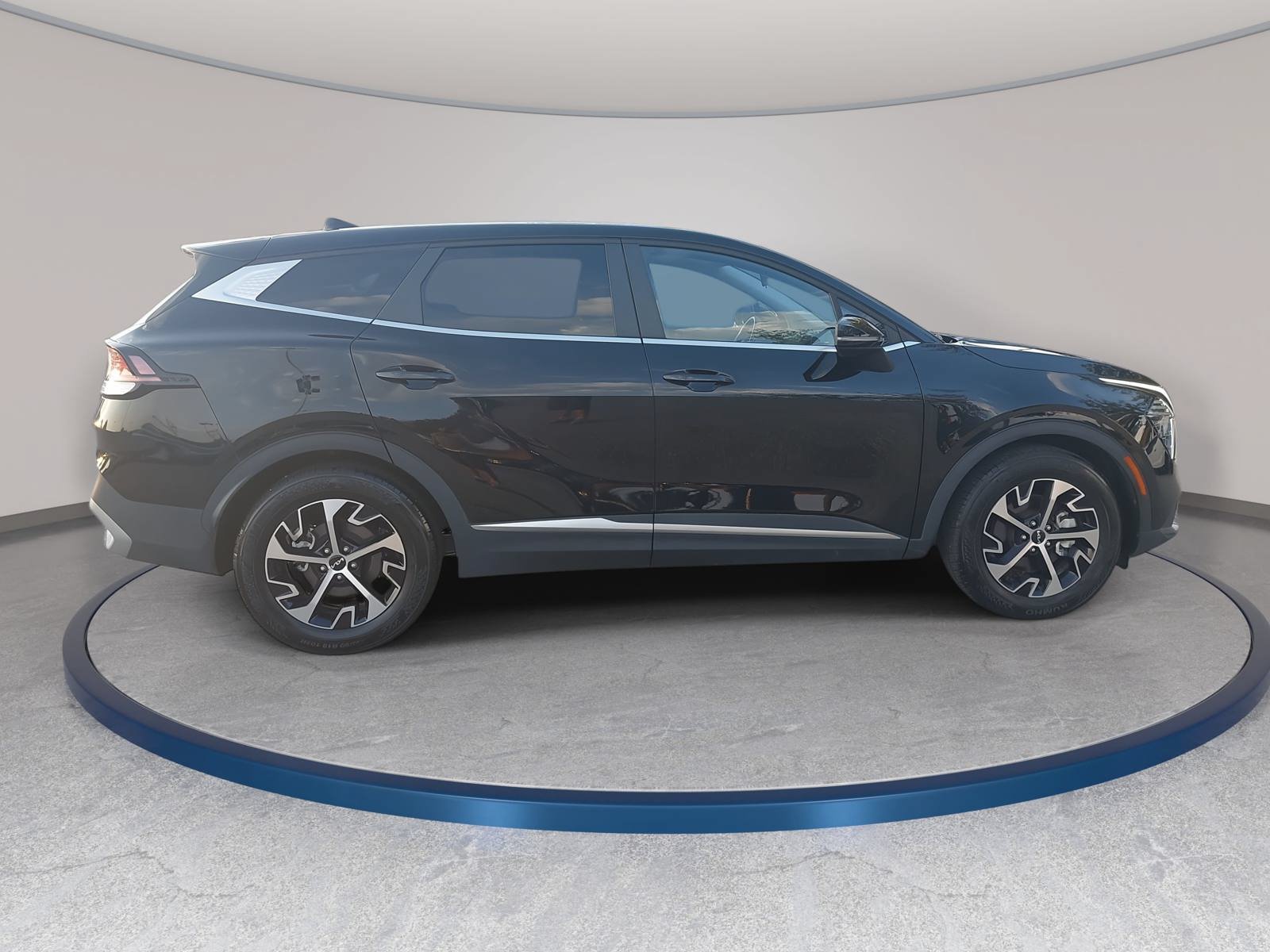 Used 2024 Kia Sportage EX FWD image 4
