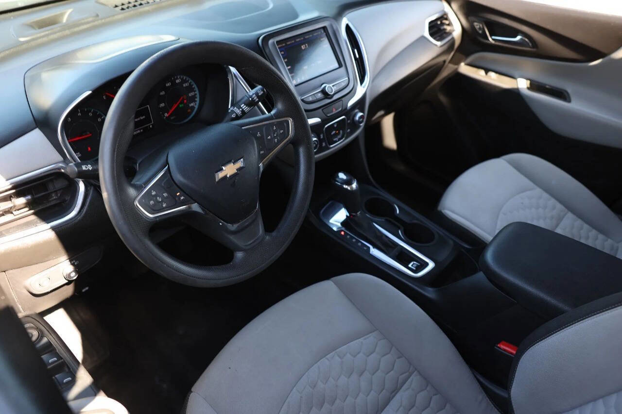 Used 2021 Chevrolet Equinox LS image 31