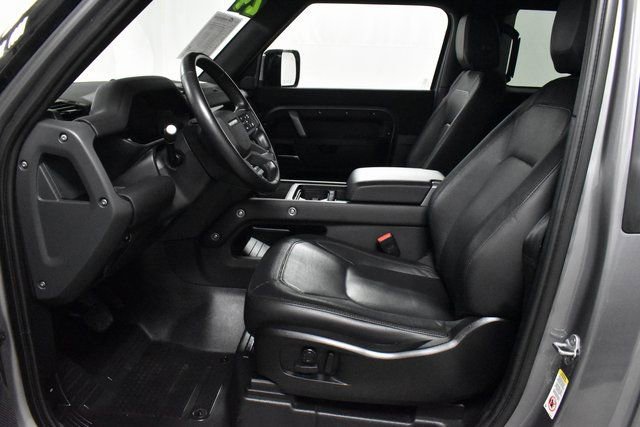 Used 2024 Land Rover Defender 90 X-Dynamic SE image 12