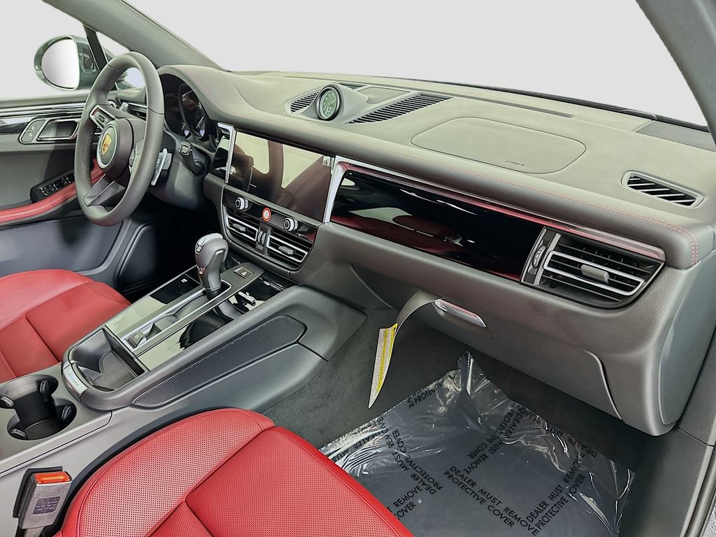 New 2026 Porsche Macan AWD/4WD image 31