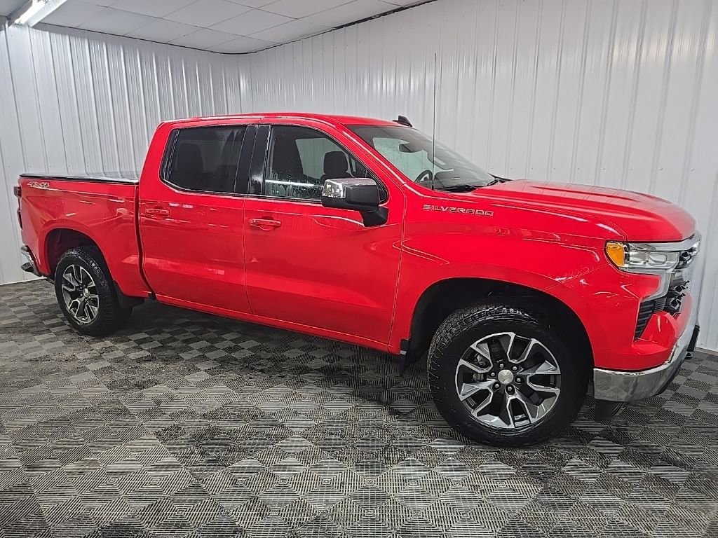 Used 2024 Chevrolet Silverado 1500 LT image 1