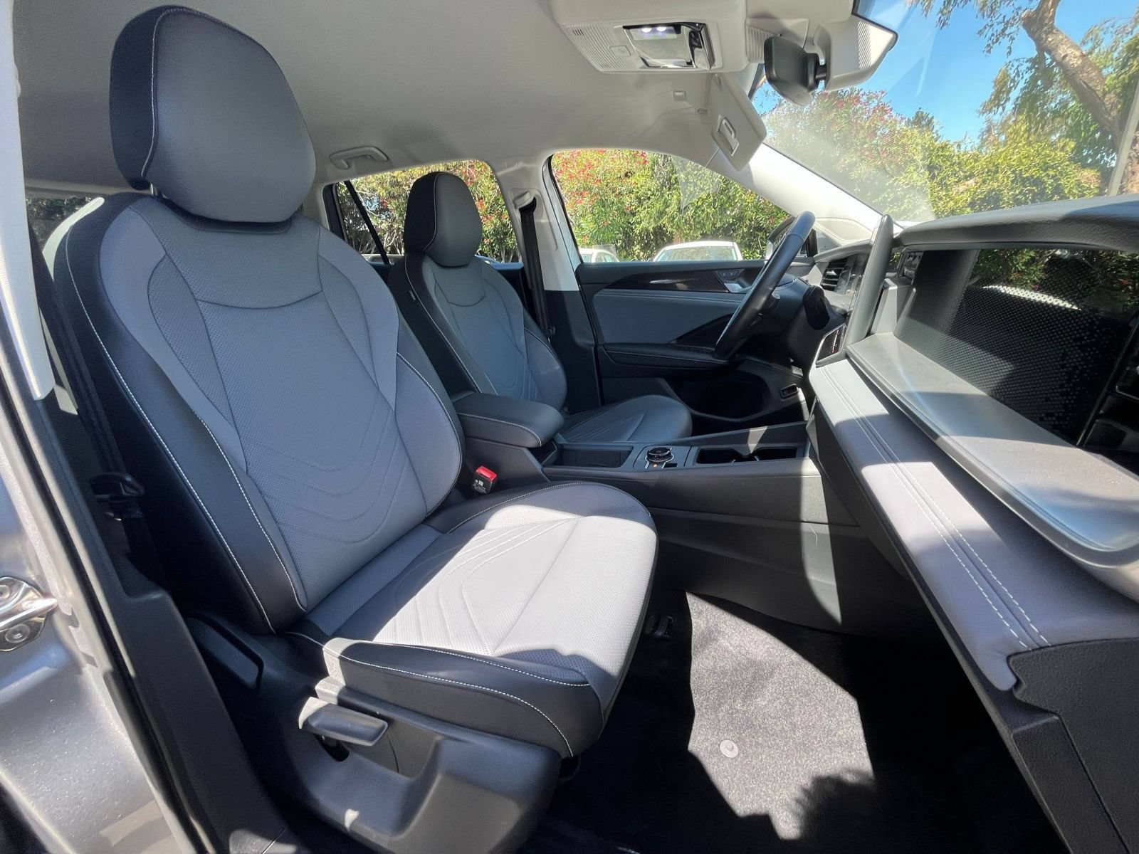 Used 2026 Volkswagen Tiguan SE AWD/4WD image 37
