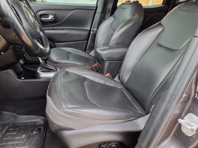 Used 2018 Jeep Renegade Limited FWD image 6
