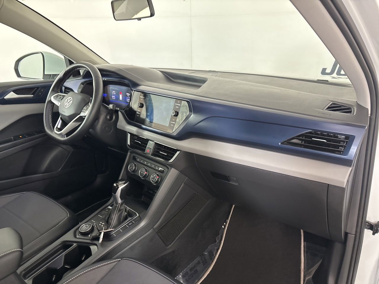 Used 2022 Volkswagen Taos SE w/ Panoramic Sunroof Package image 30