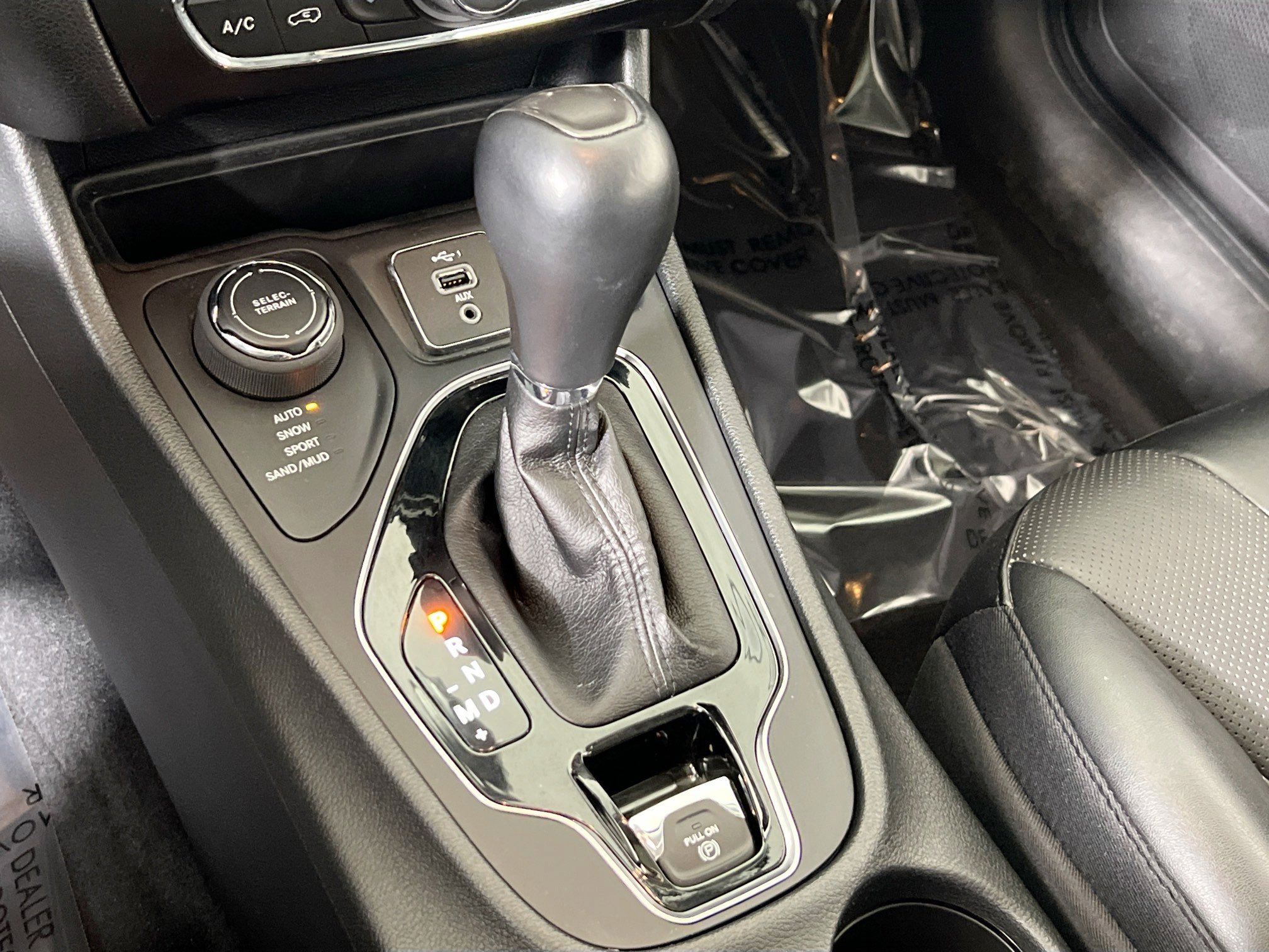 Used 2022 Jeep Cherokee Limited image 16