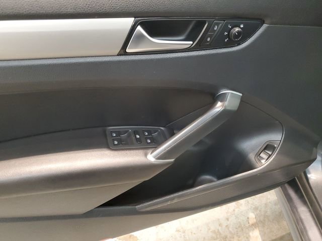 Used 2020 Volkswagen Passat 2.0T SE image 11