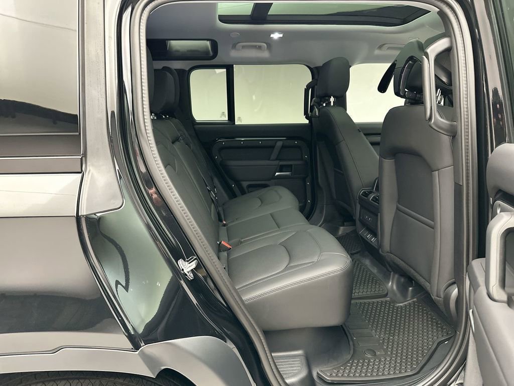 New 2026 Land Rover Defender 110 S image 7