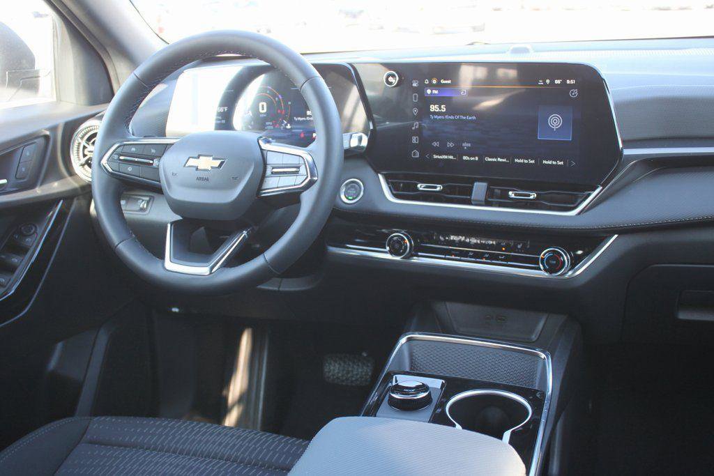 New 2026 Chevrolet Equinox LT image 9