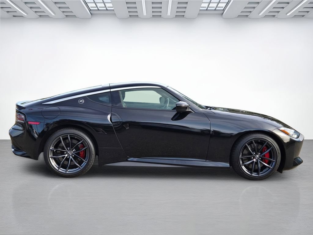 Certified 2025 Nissan Z Performance w/ Floor Mat Package RWD image 3