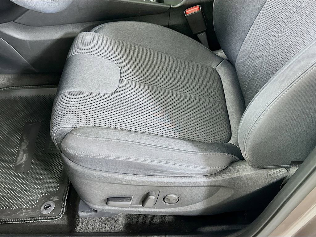 Used 2019 Hyundai Santa Fe SEL FWD image 19