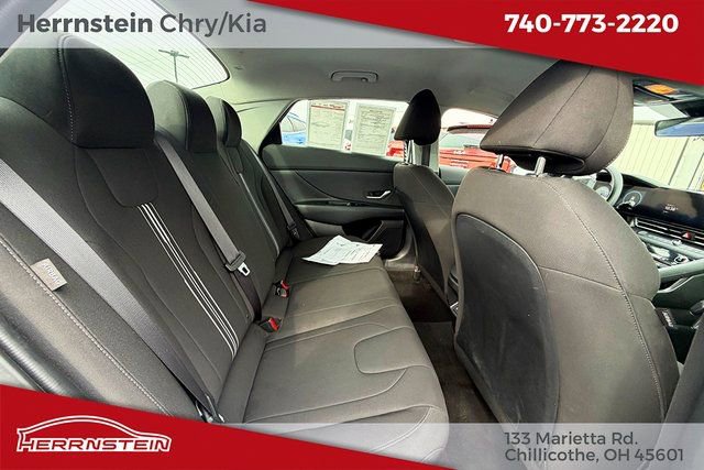 Used 2024 Hyundai Elantra SEL image 25