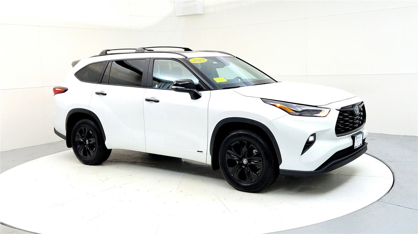 Certified 2024 Toyota Highlander XLE image 7