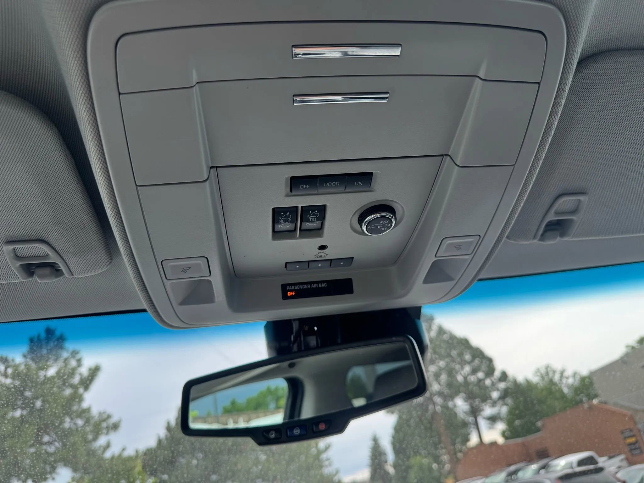 Used 2019 Chevrolet Tahoe LT w/ Luxury Package AWD/4WD image 43