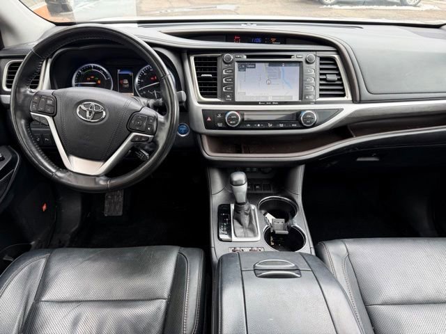 Used 2017 Toyota Highlander Limited Platinum image 14