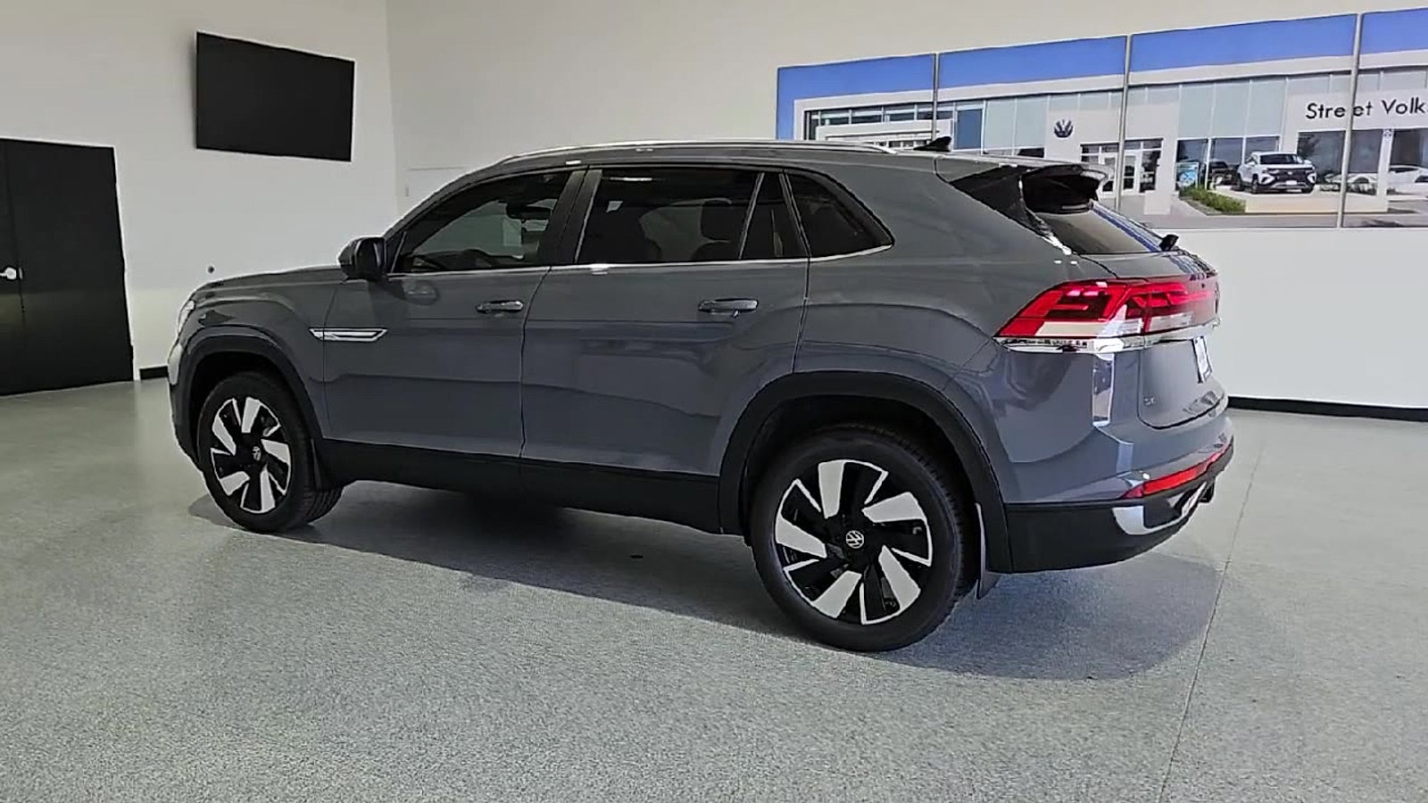 New 2026 Volkswagen Atlas Cross Sport SE FWD image 7