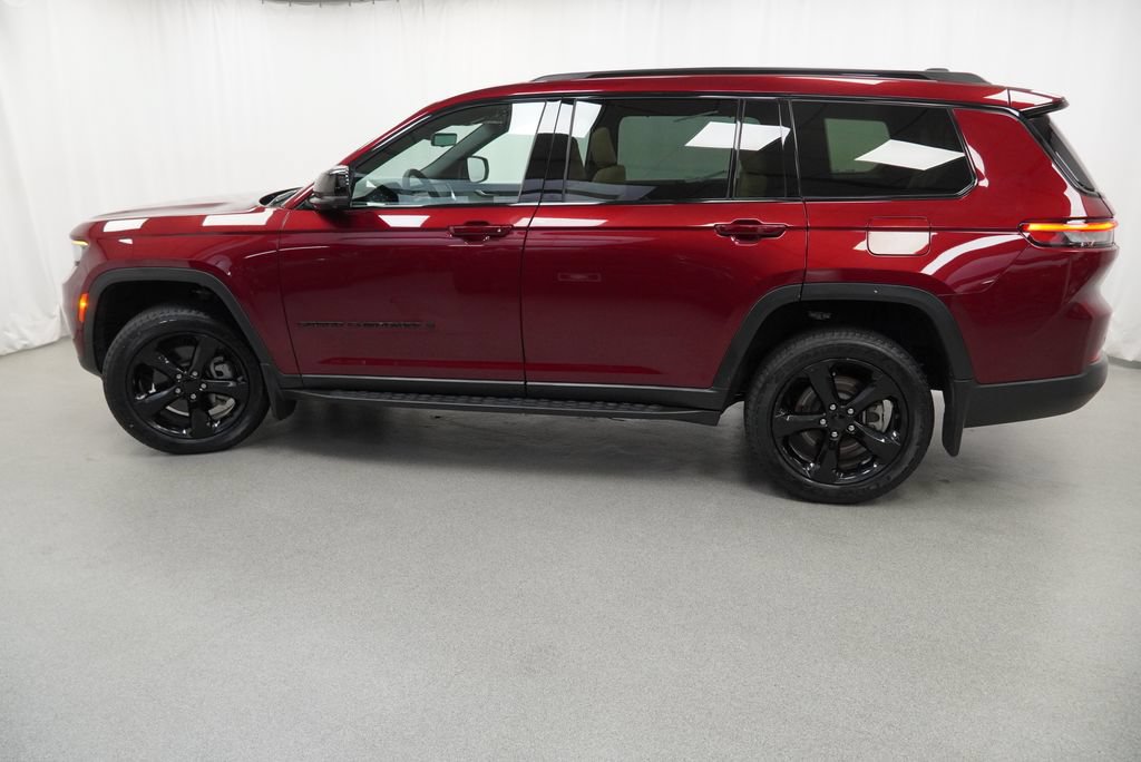 Certified 2025 Jeep Grand Cherokee L Limited w/ Luxury Tech Group II AWD/4WD image 16