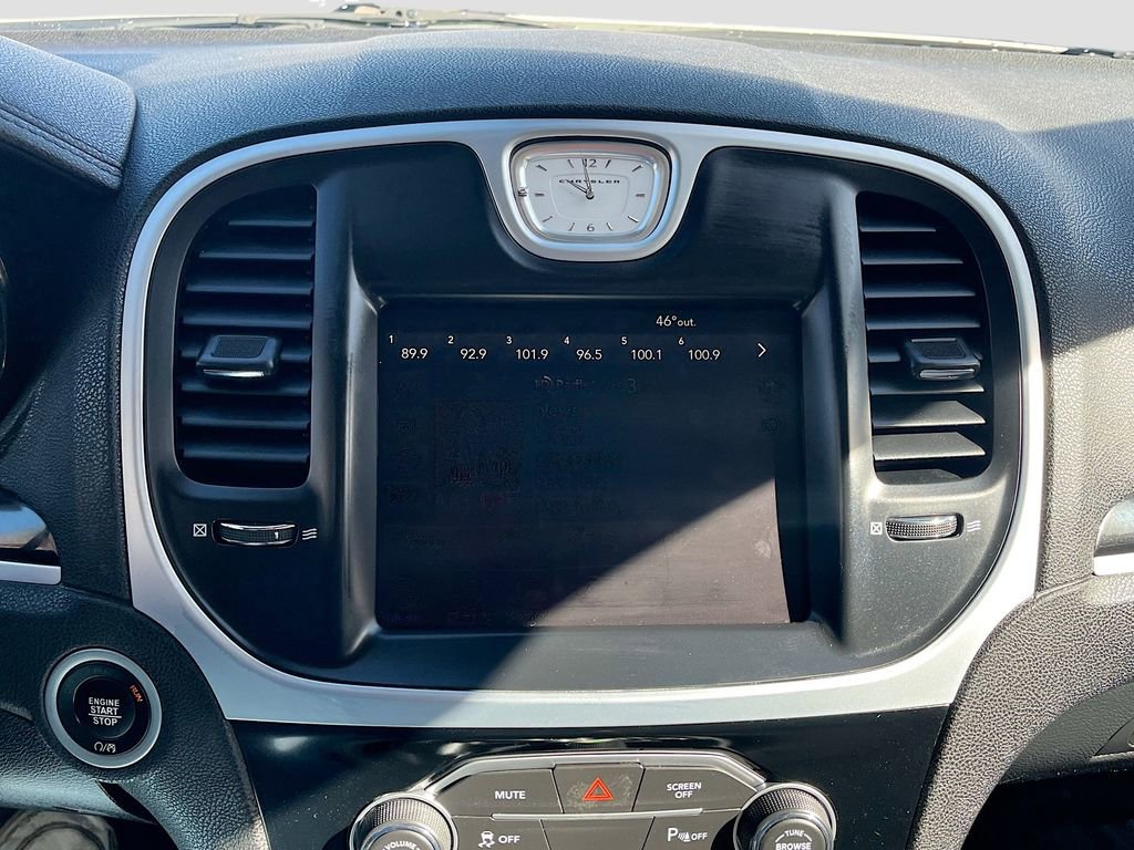 Used 2023 Chrysler 300 Touring L image 15