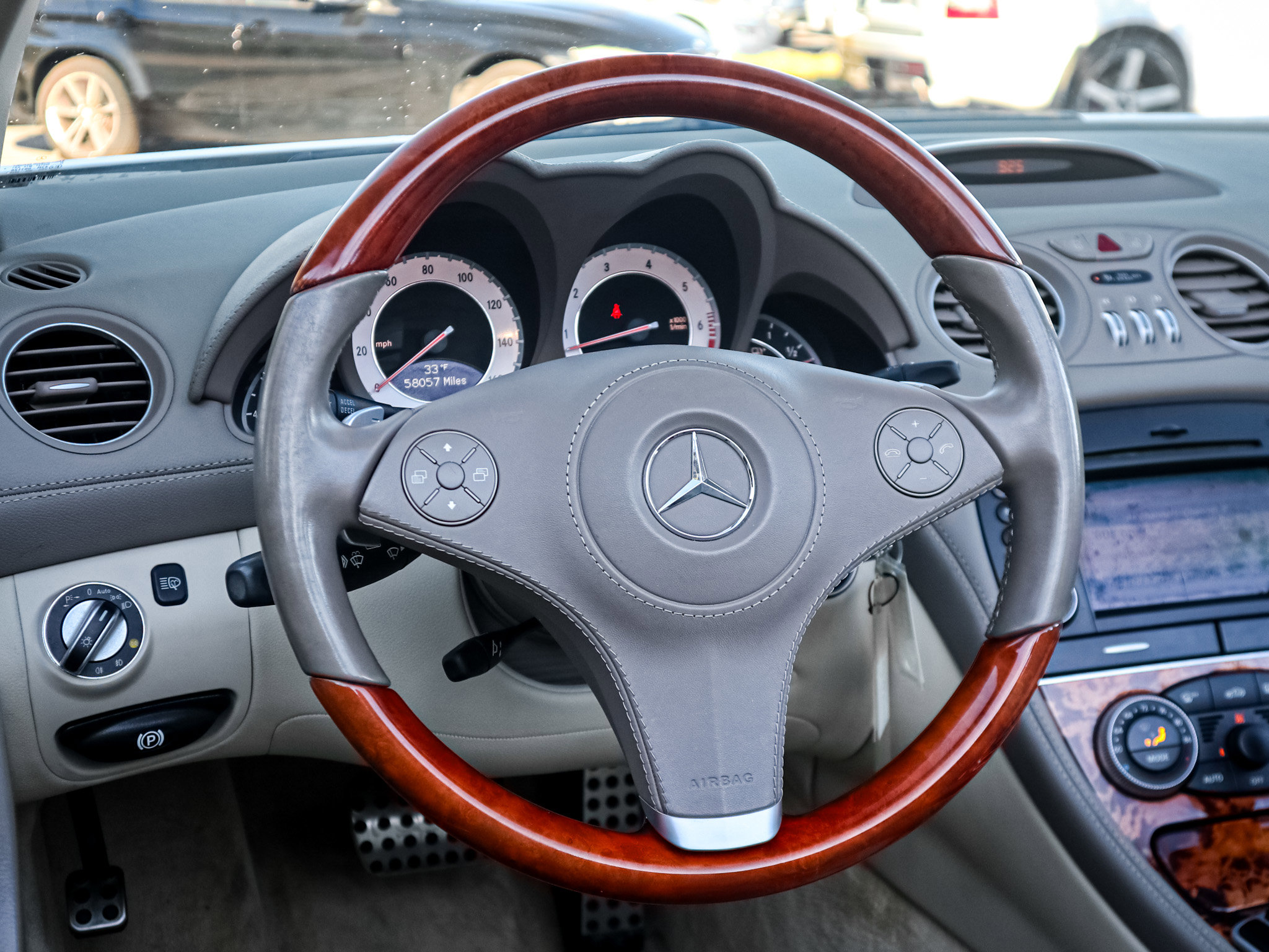 Used 2011 Mercedes-Benz SL 550 SL 550 image 18