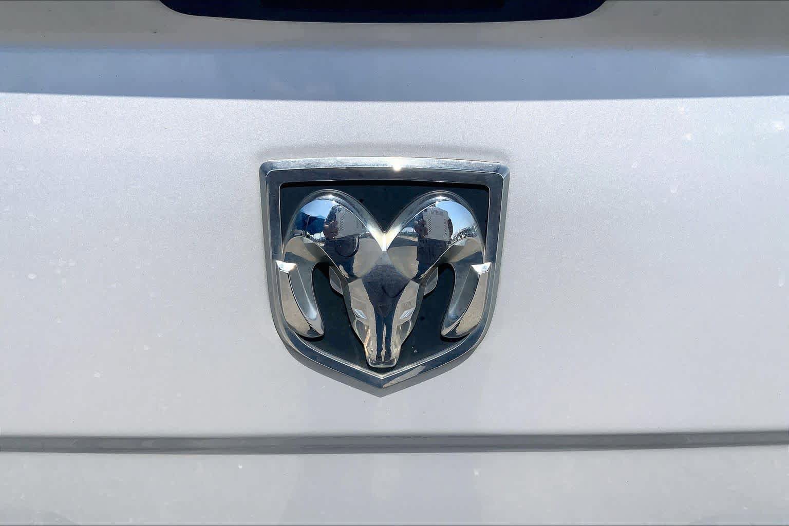 Used 2015 RAM 1500 Classic SLT RWD image 30