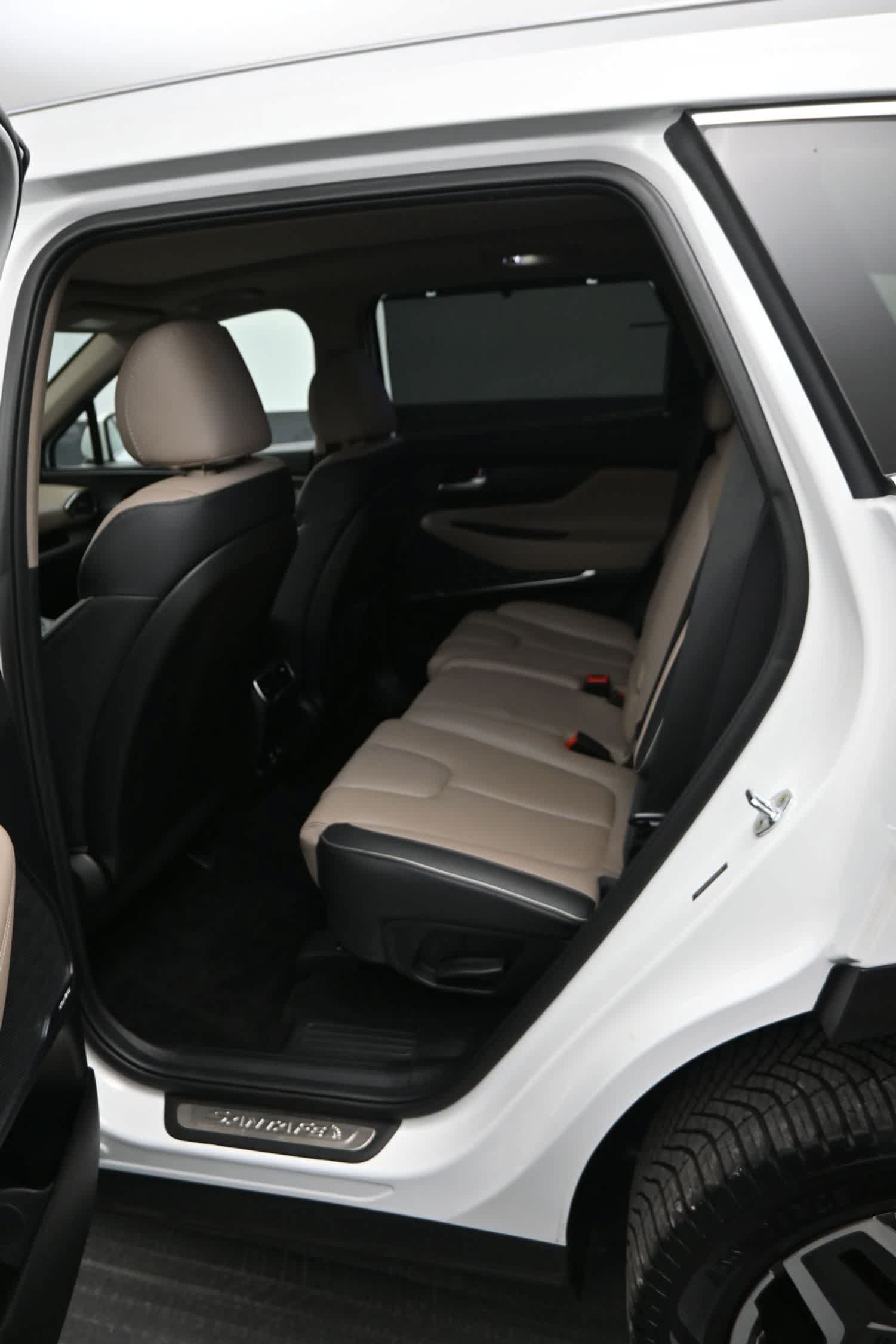 Used 2023 Hyundai Santa Fe Limited AWD/4WD image 12