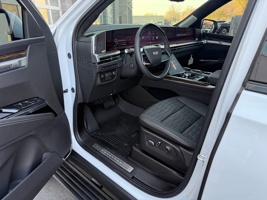 Used 2026 Cadillac Escalade Platinum Sport w/ LPO, ONYX Package AWD/4WD image 40